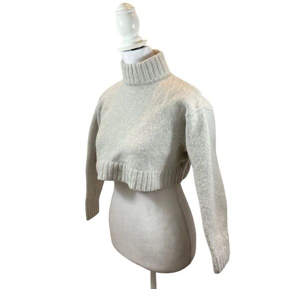 Wilfred Sweaters - Aritzia Wilfred Free Pale Grey Cropped Mock Neck Sweater Size Medium